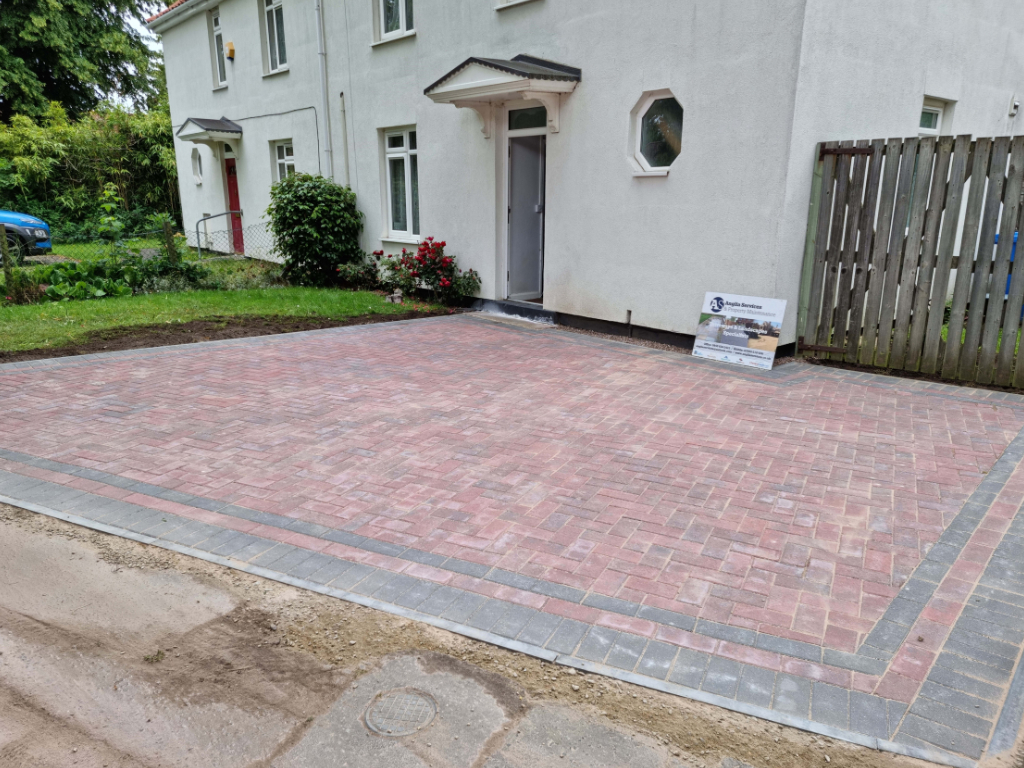 This is a newly installed block paved drive installed by Sudbury Driveway Solutions