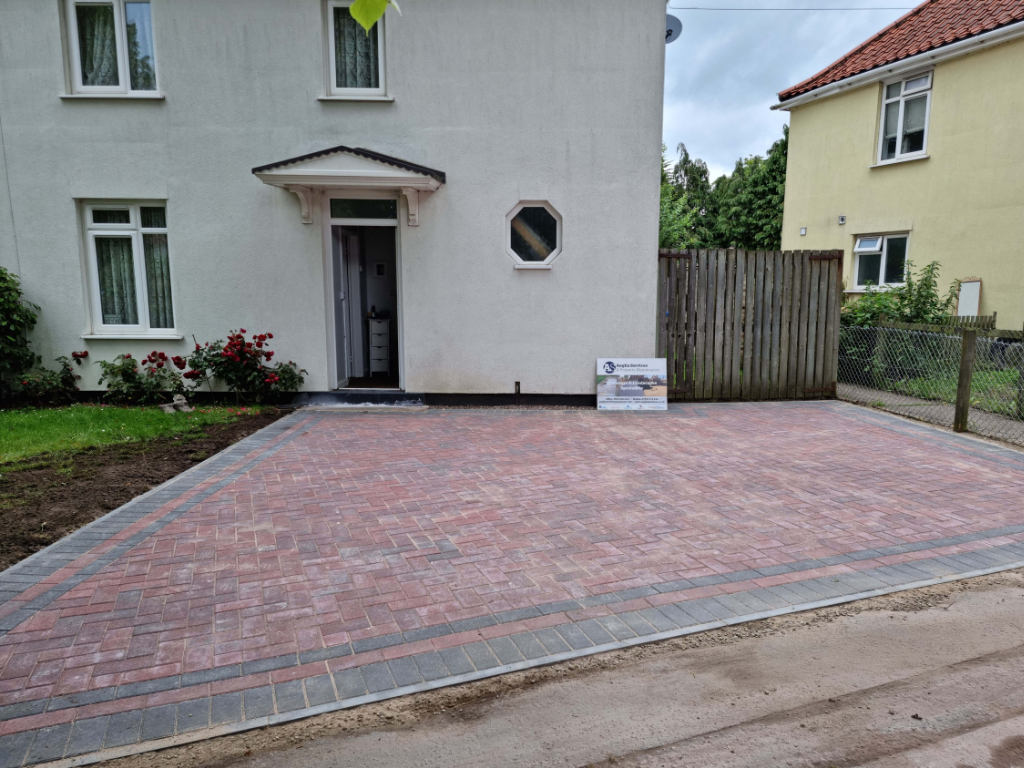 This is a newly installed block paved drive installed by Sudbury Driveway Solutions